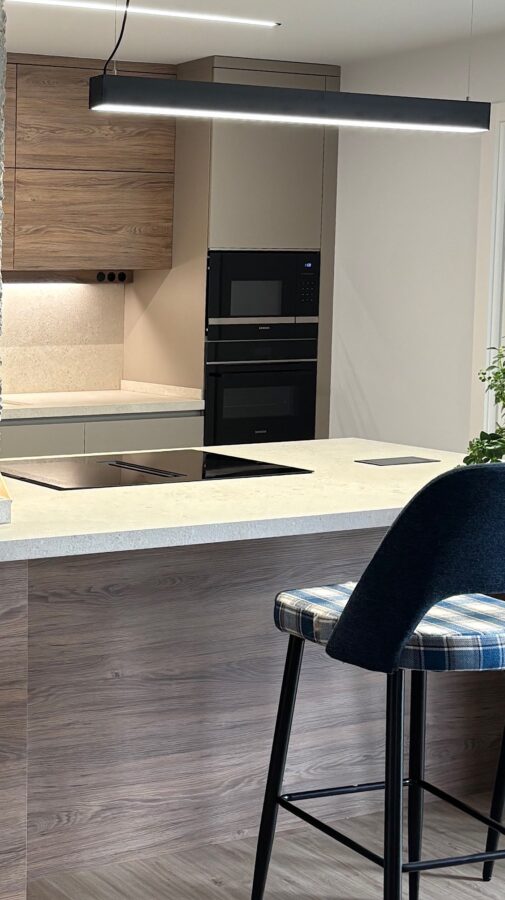 Cocina abierta al salon con isla y pilar integrado 6 1127b